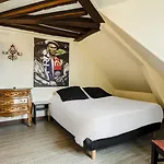 Absolute Republique Hotel Paris