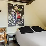 Absolute Republique Hotel 2*