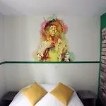 Absolute Hotel Paris République