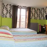 Absolute Republique Hotel