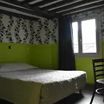 Hotel Absolute Republique Paris