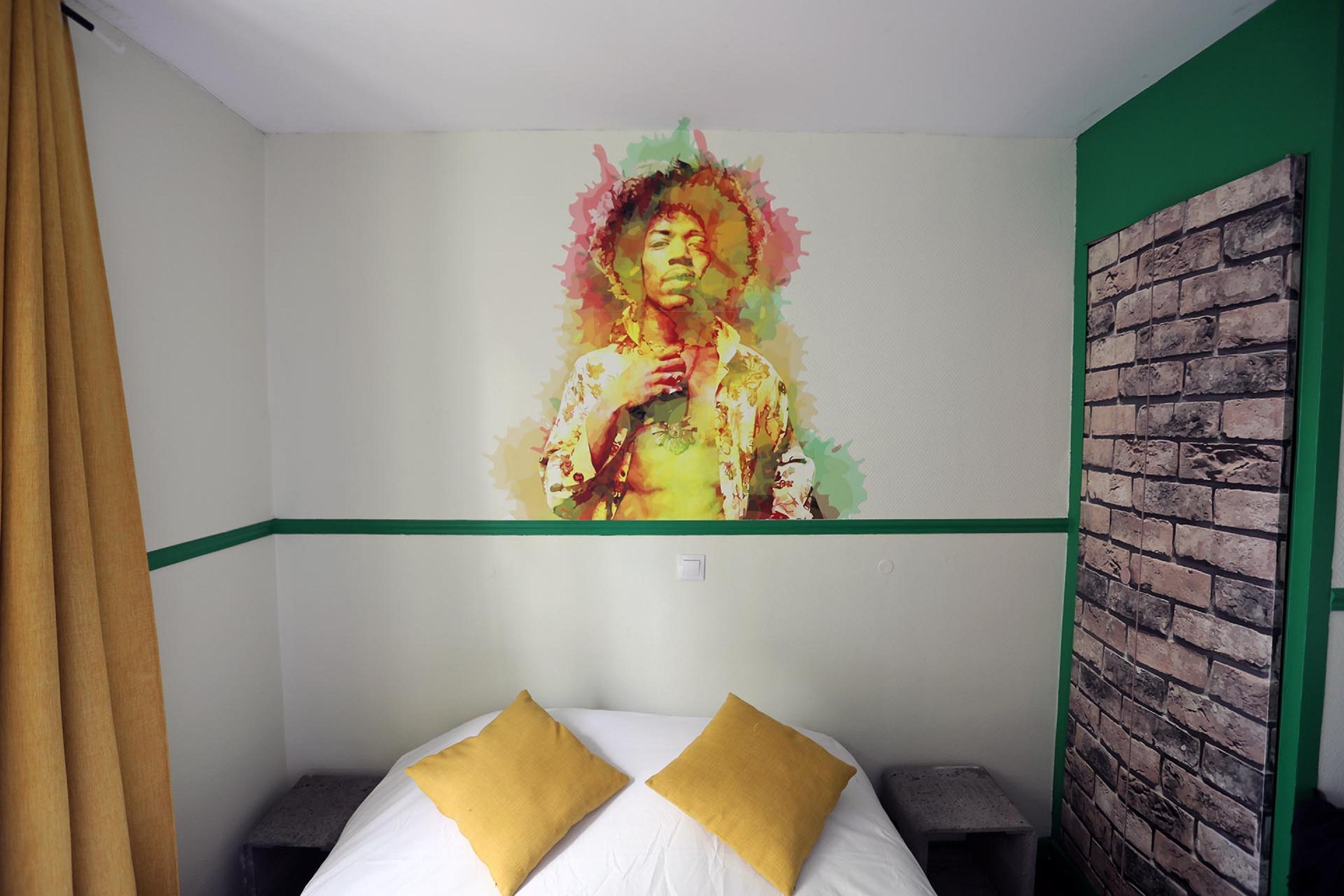 Absolute République Hotel 2*