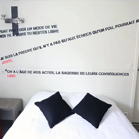 Absolute République Parigi