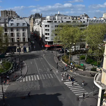 Absolute République Parigi