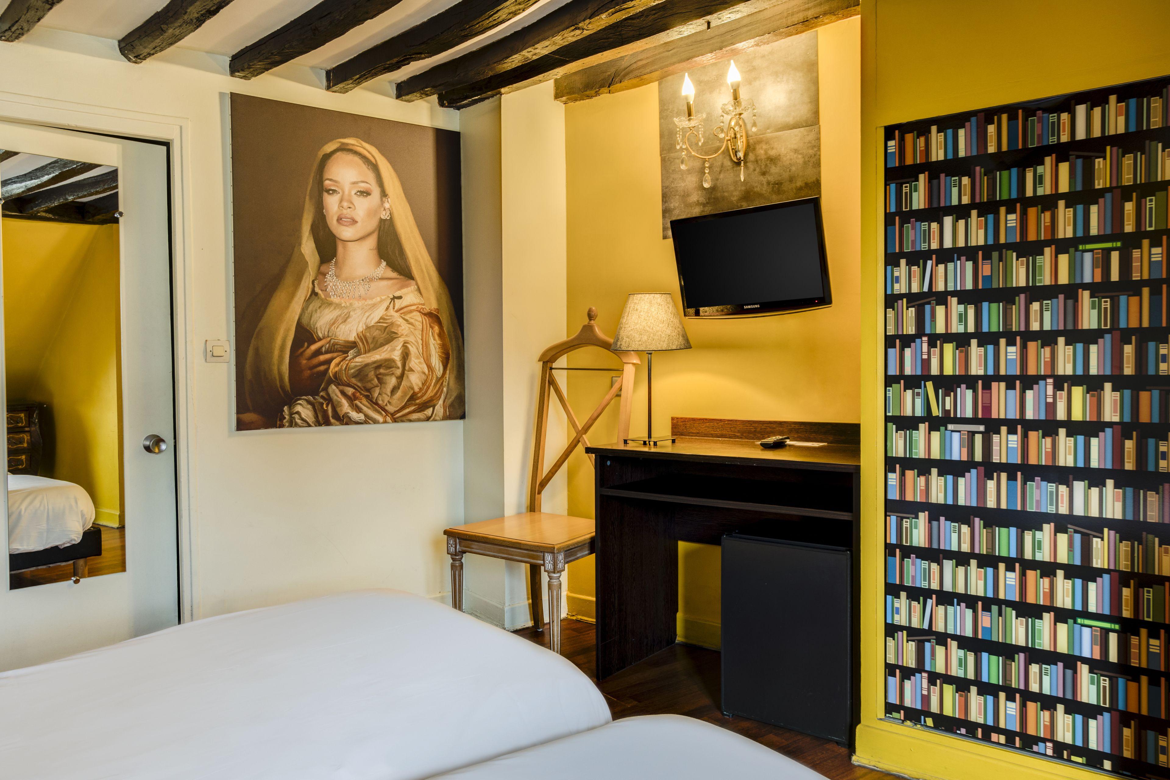 Absolute Republique Paris