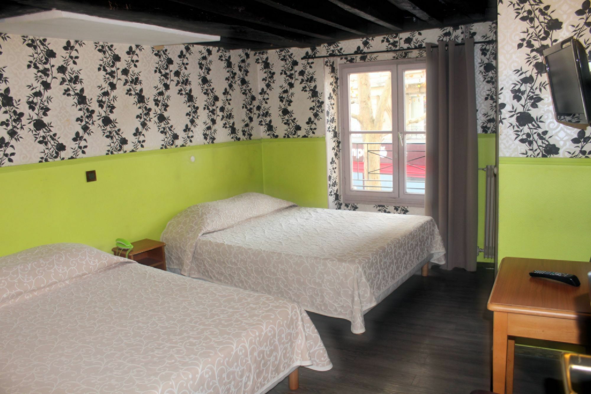 Absolute Republique Hotel