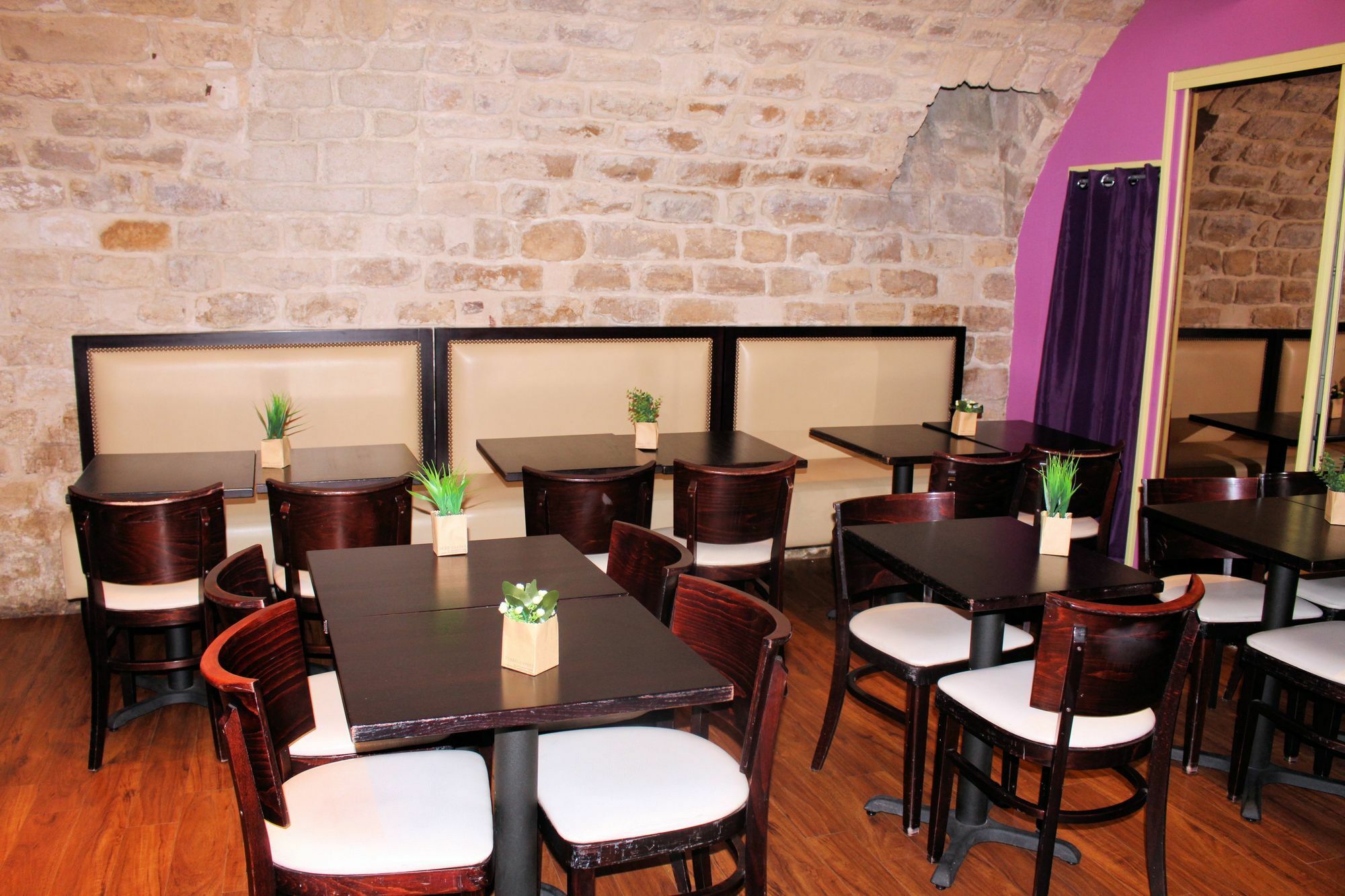 Absolute Republique 2* Paris