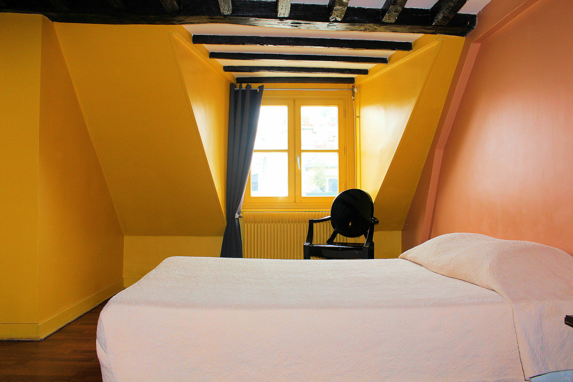 Absolute Republique Paris